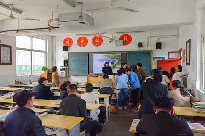 家校携手,共育未来--潢川县实验中学举办于琼琼工作室第三期、第四期家长课堂